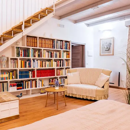 度假居 Book And Bed *